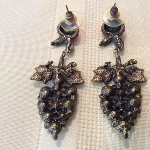 Bunch of Grapes Vintage Earrings: colorful crystal clusters; pierced ears; EUC - Picture 2 of 2